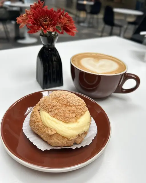 A&A Croissant moment