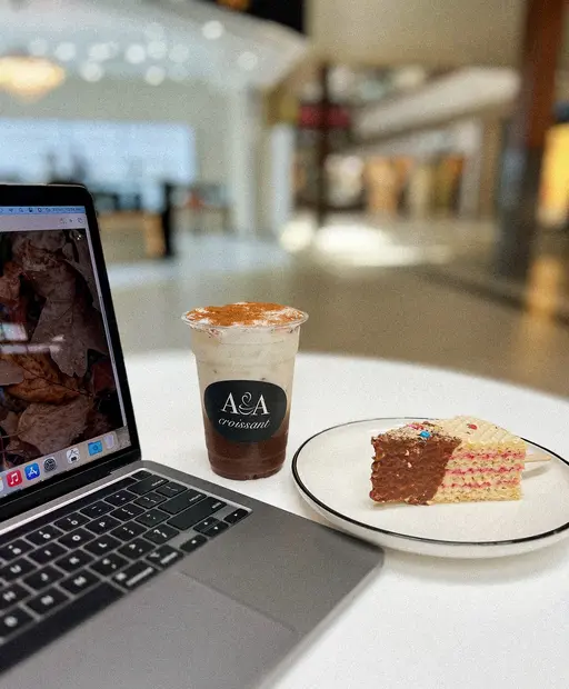 A&A Croissant moment