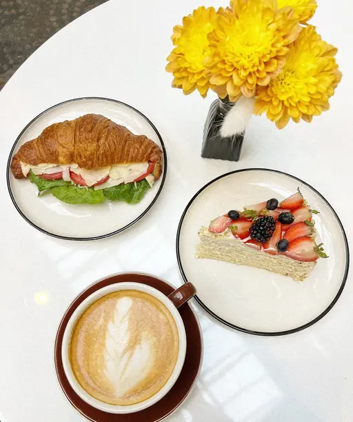 A&A Croissant moment