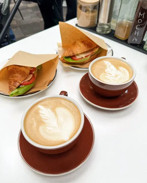 A&A Croissant moment